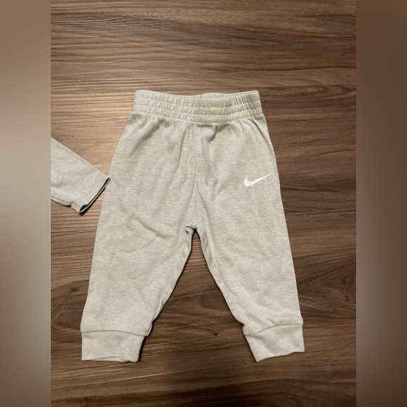 Nike Baby Sage Green Gray Long sleeve and Pants Matching Set size 6M - Picture 5 of 6